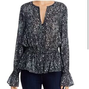 Bella Dahl long sleeve snake skin top size Large